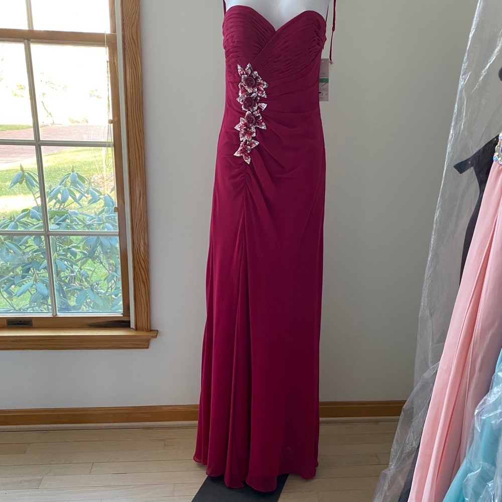 Faviana Couture New Formal Gown-Size 2